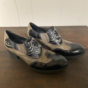 Women's Born Napa Western Cowboy Booties. Size 8.5 Leather.